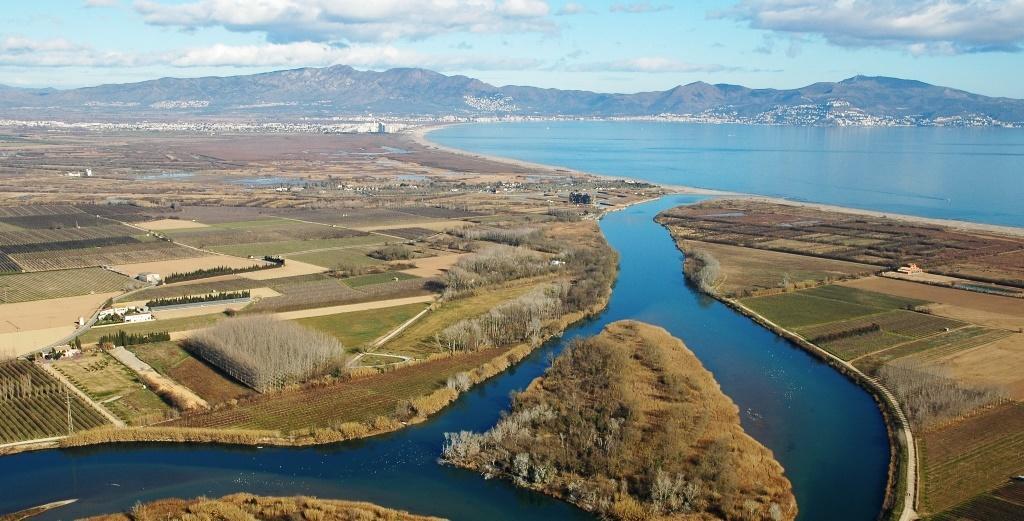 Гостевой дом Mas Del Mar Сант-Педро-Пескадор Экстерьер фото